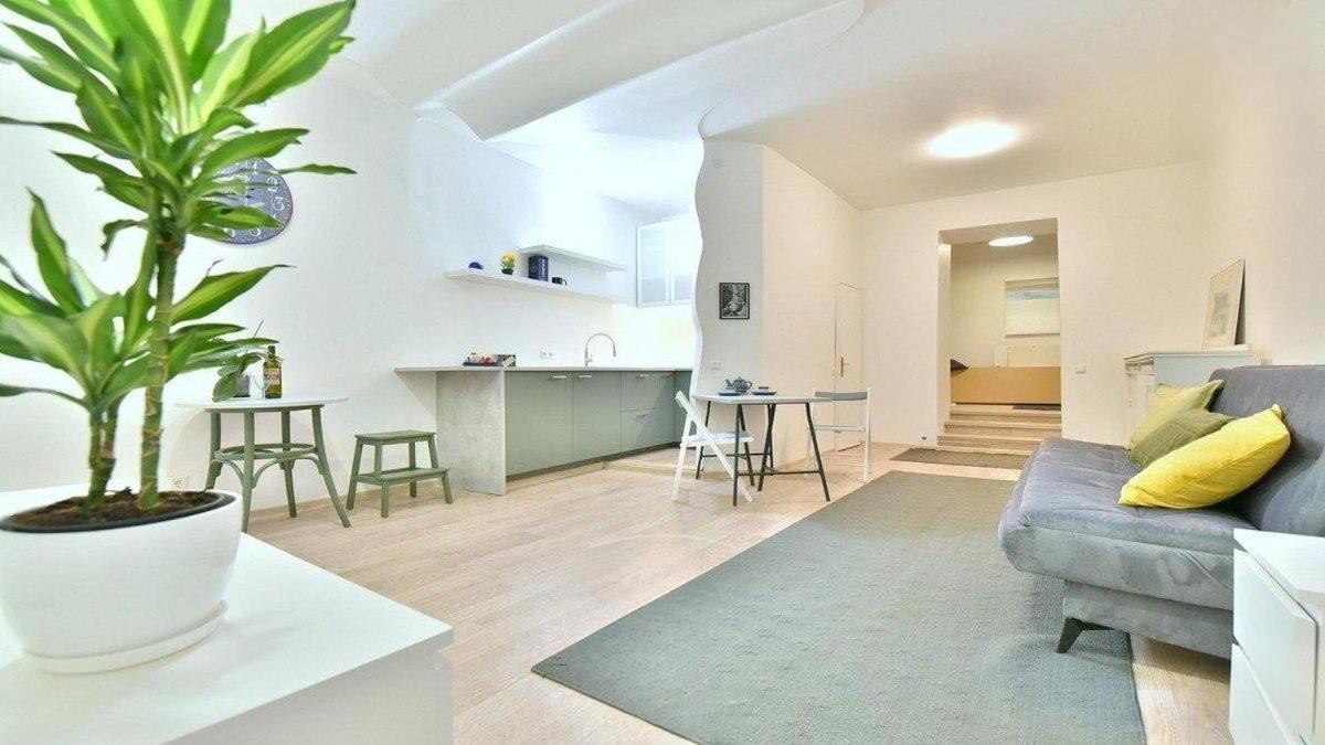 Vilnius Town Square Apartments Self Check-In 24H By H&H Bagian luar foto
